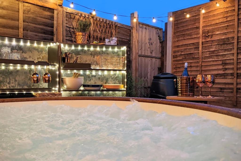 Baker'S Cottage, Urban Spa And Garden Bar Evesham Kültér fotó